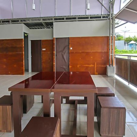 Oyo 92237 Dj Home Mataram Bagian luar foto