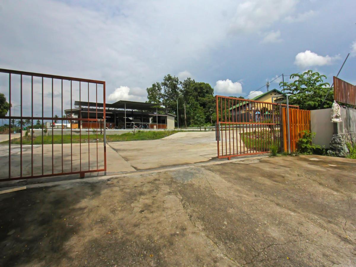 Oyo 92237 Dj Home Mataram Bagian luar foto