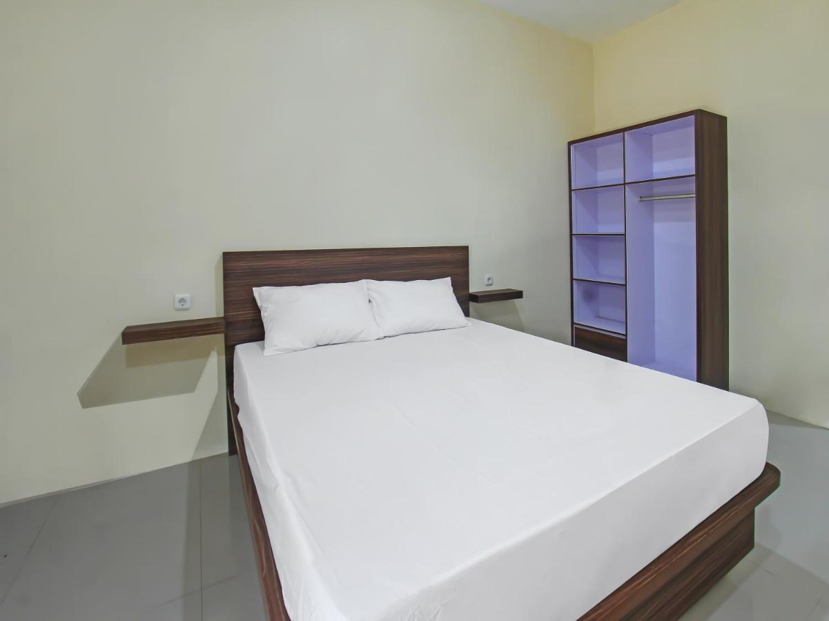 Oyo 92237 Dj Home Mataram Bagian luar foto