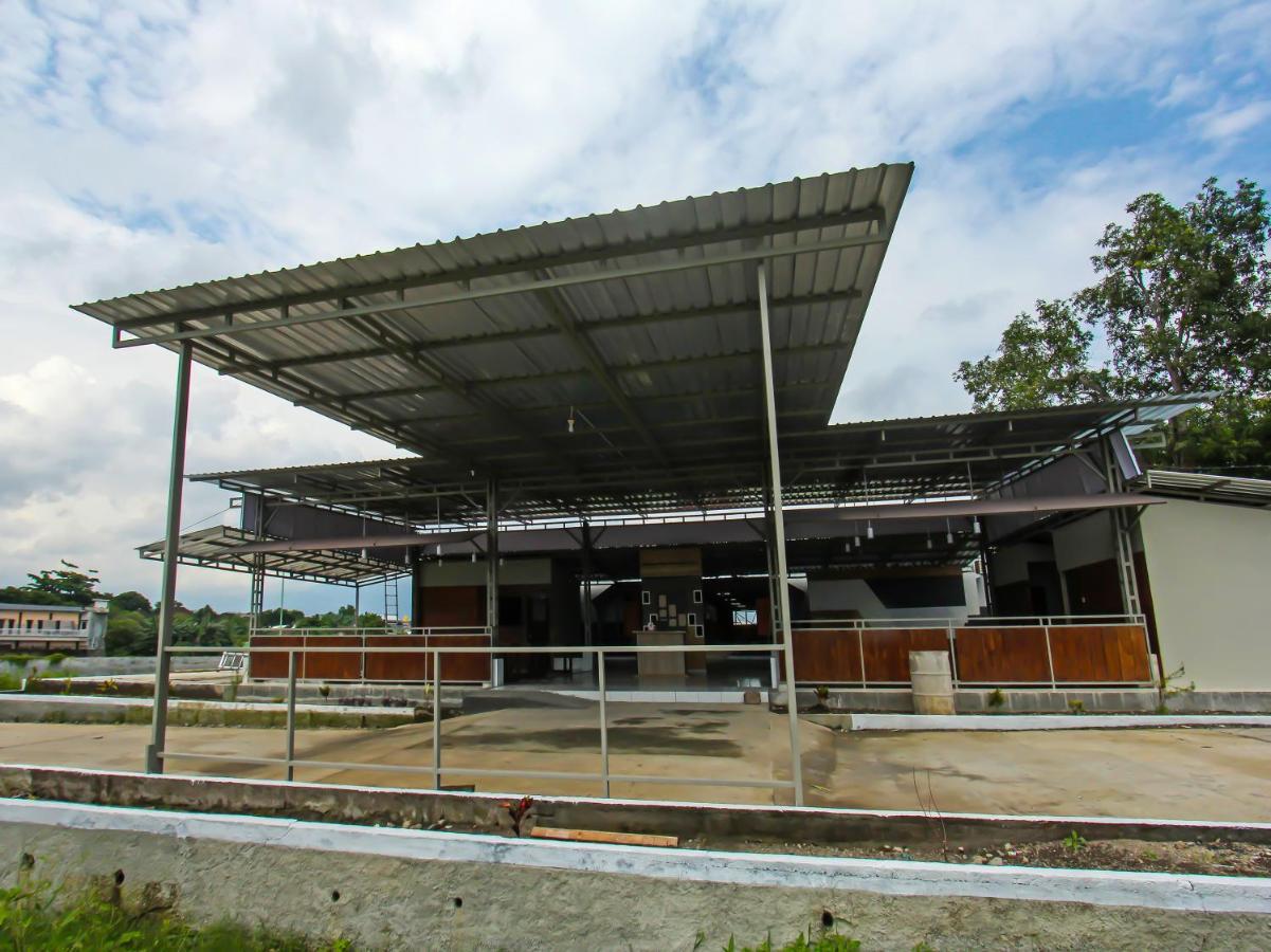 Oyo 92237 Dj Home Mataram Bagian luar foto