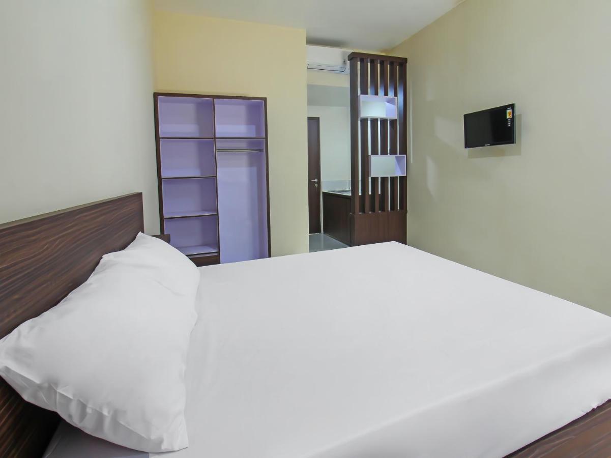 Oyo 92237 Dj Home Mataram Bagian luar foto